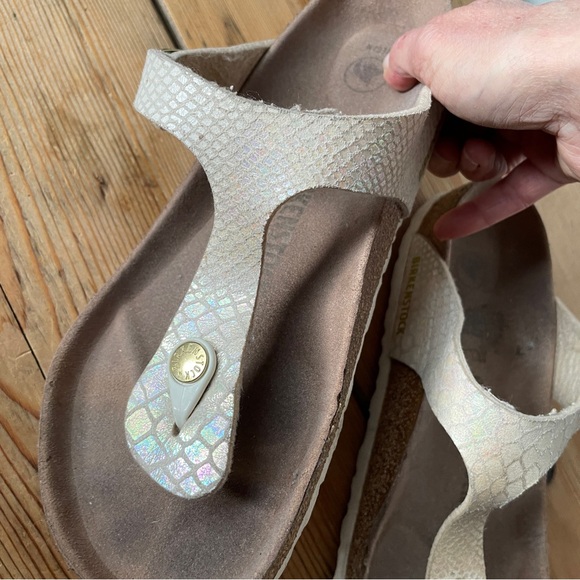 Silvery Pink Iridescent embossed leather Birkenstock Sandals, EU 40/US 9/9.5 - Picture 3 of 16